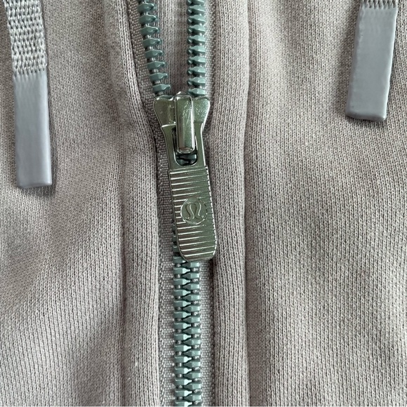 Lululemon | Huddle & Hustle Hoodie in Smoky Blush, size 12 - Picture 7 of 16